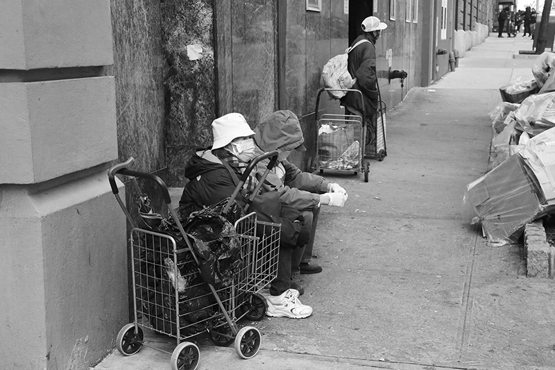 Feeding the Needy : Homeless : Street Life : New York : Personal Photo Projects :  Richard Moore Photography : Photographer : 